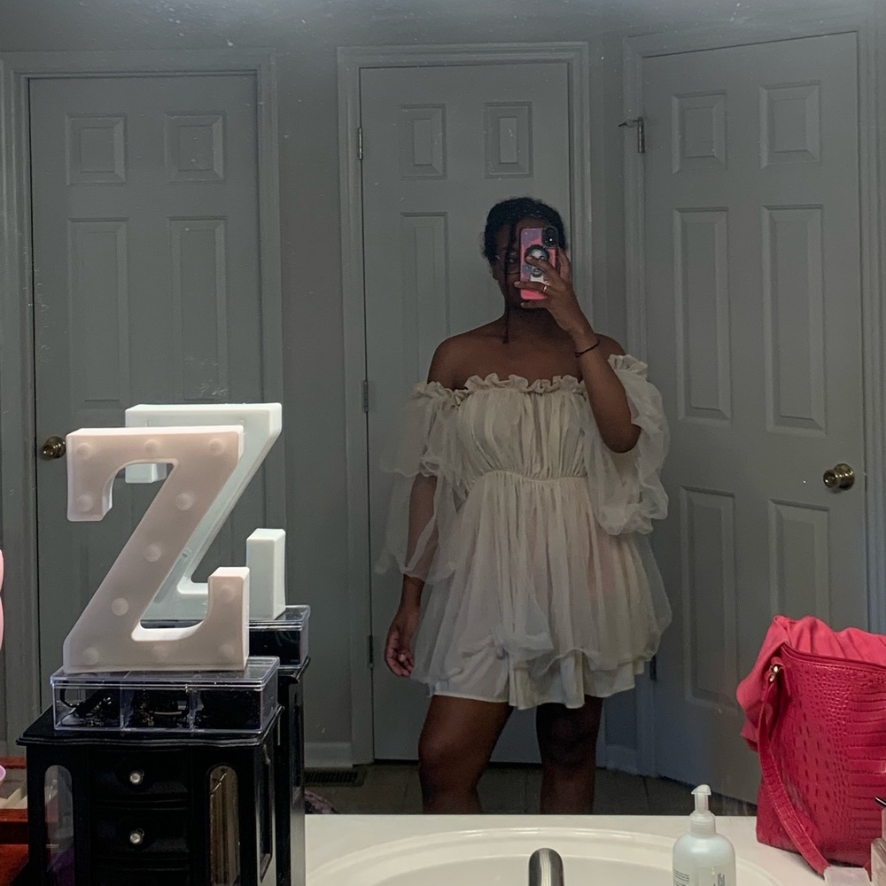 Super cute tulle flowy dress off shoulder